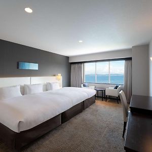 Standard Triple Room Three Single Beds Ocean View